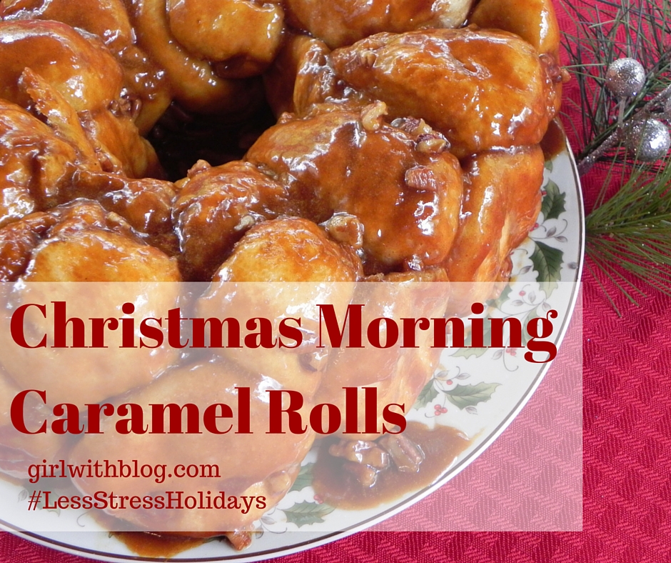 Christmas Morning Caramel Rolls // girlwithblog.com