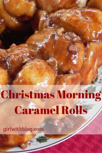 Christmas Morning Caramel Rolls // girlwithblog.com